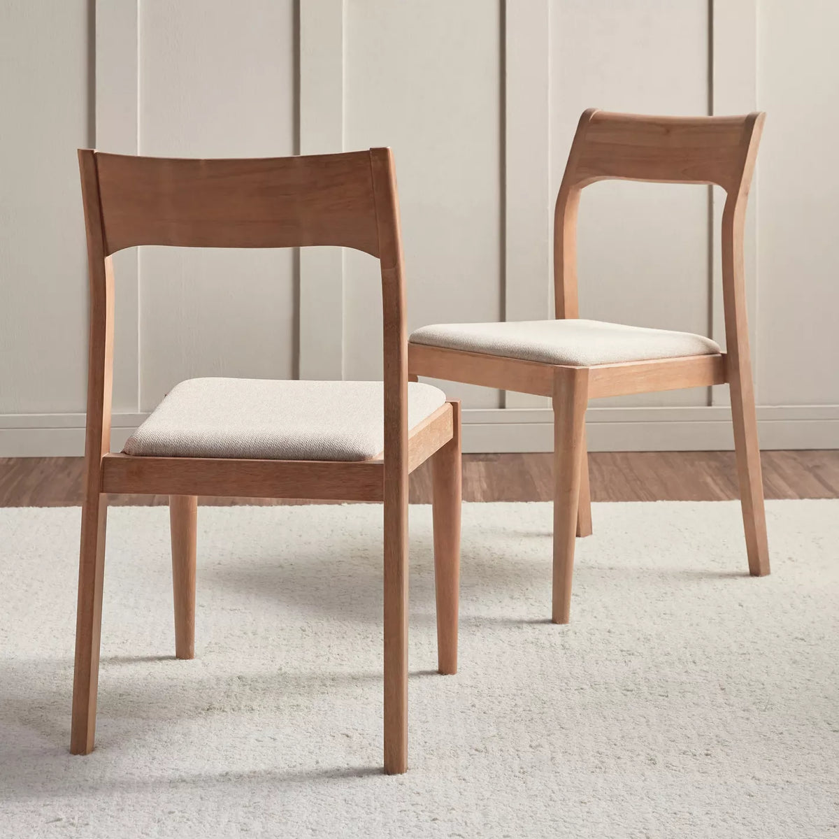 Antalya Modern Solid Wood 4 Seater Round Dining Table Set