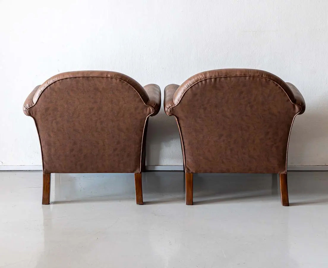 Traditional Luxurious Teakwood Single Seater Sofa